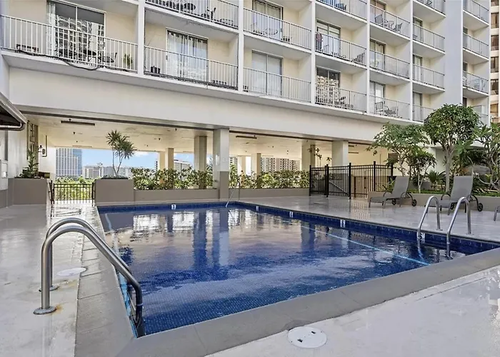 Gem Of Waikiki At Inn On The Park Honolulu